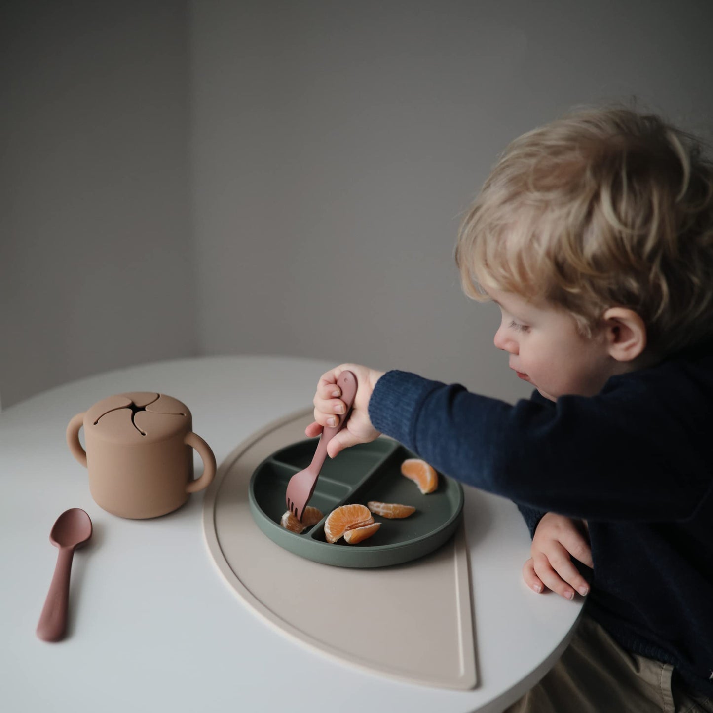 mushie 100% Food-Grade Silicone Divided Suction Plate