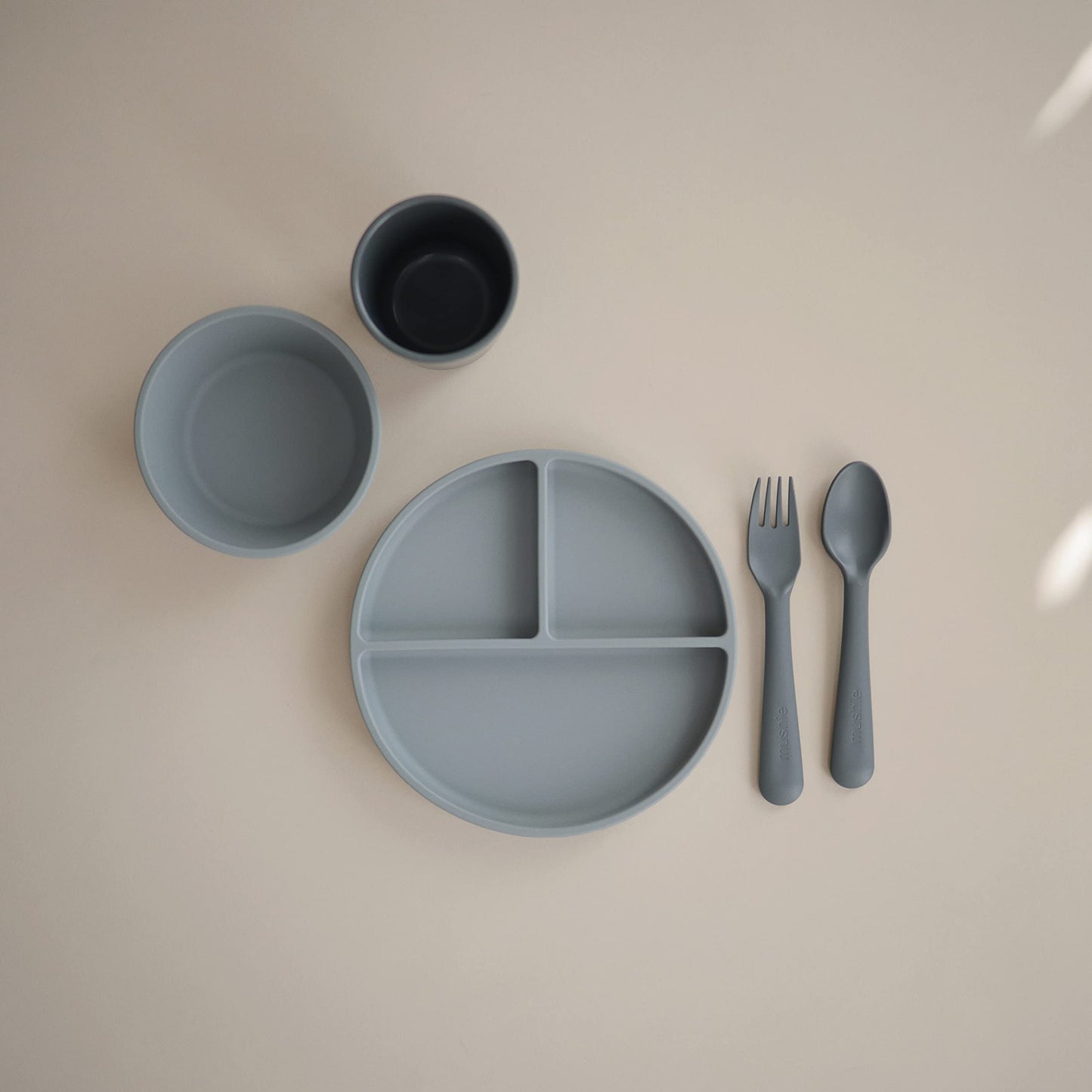 mushie 100% Food-Grade Silicone Divided Suction Plate