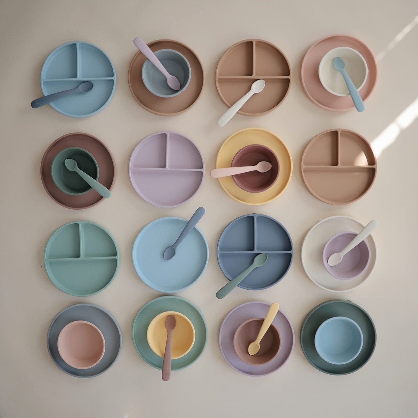mushie 100% Food-Grade Silicone Divided Suction Plate