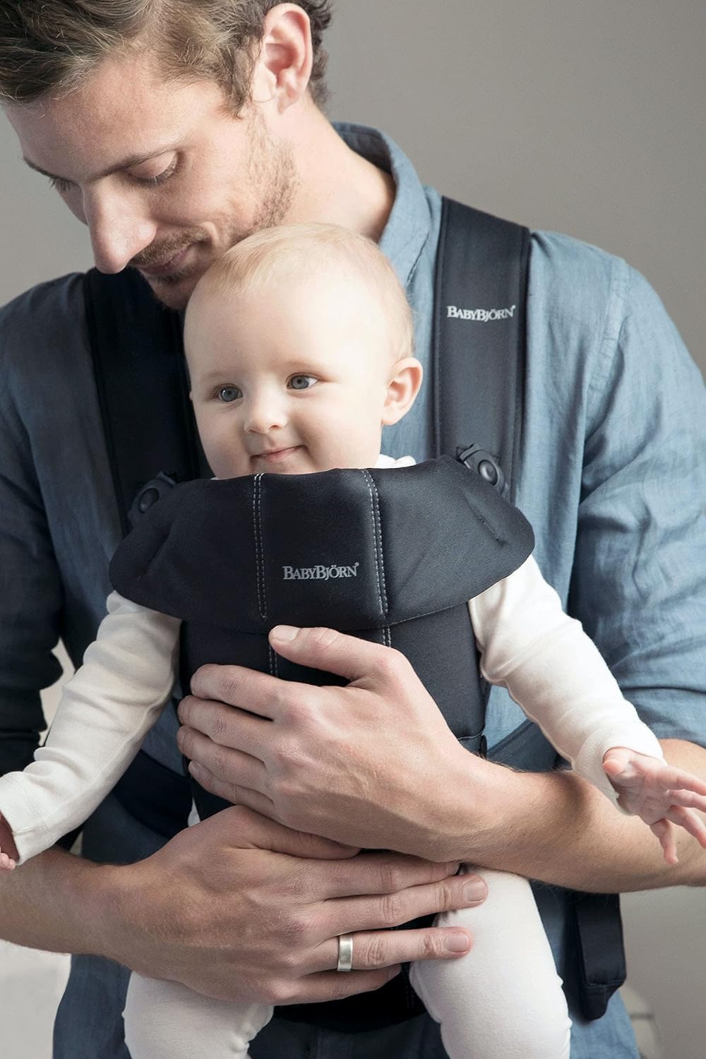 BabyBjörn Baby Carrier Mini: Soft BCI Cotton for Newborns