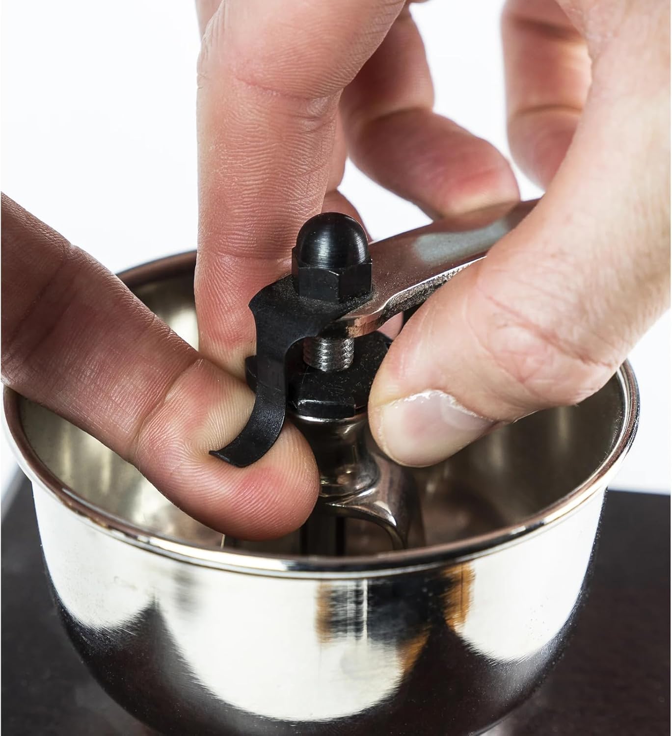 Microplastic-Free Walnut & Steel Hand Coffee Mill, Lifetime Burr – Peugeot Bresil