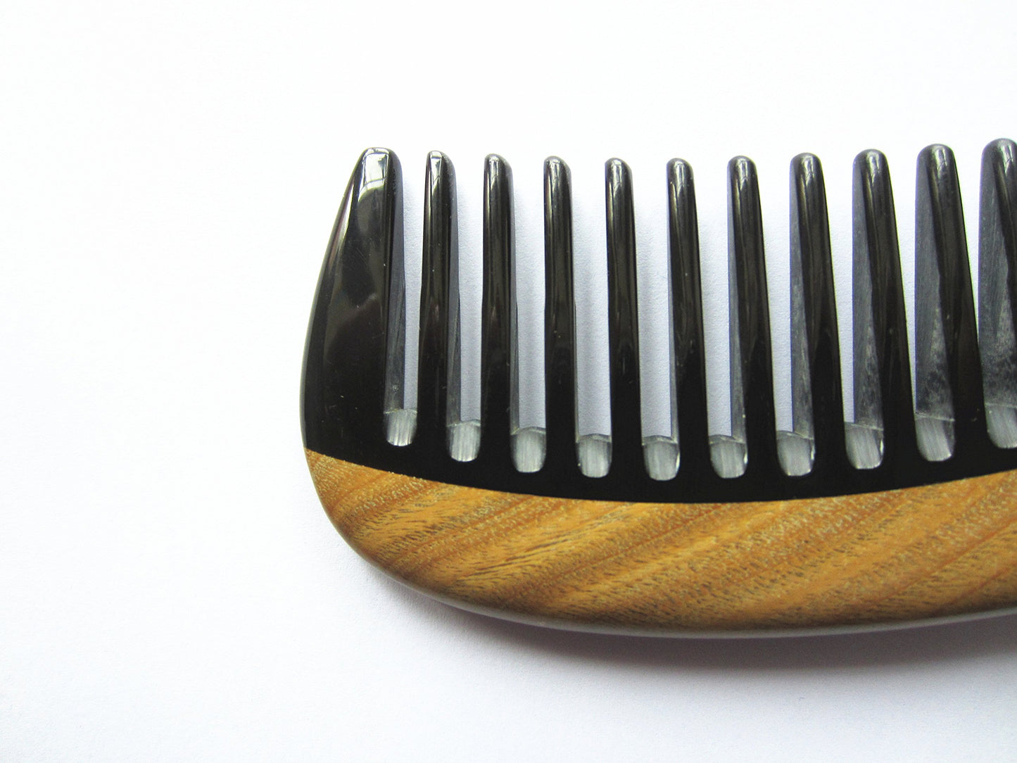 Handmade Buffalo Horn & Sandalwood Anti-Static Combs, 2-Pack – Myhsmooth