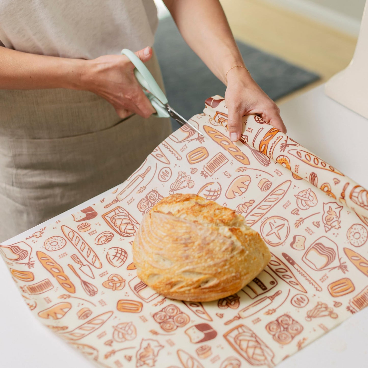 Plastic-Free Vegan Reusable Food Wrap Roll – Bee's Wrap
