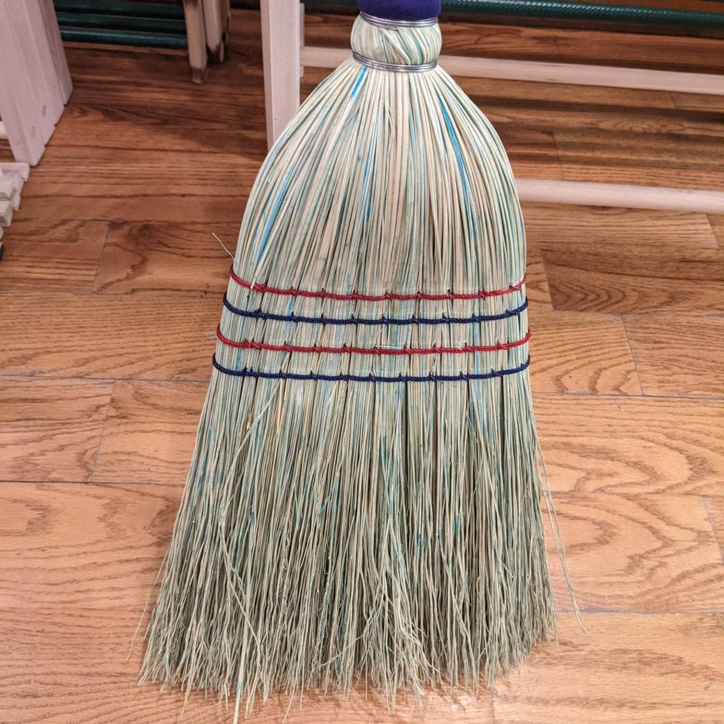 Lehman’s Authentic Handcrafted 55-inch Corn House Broom