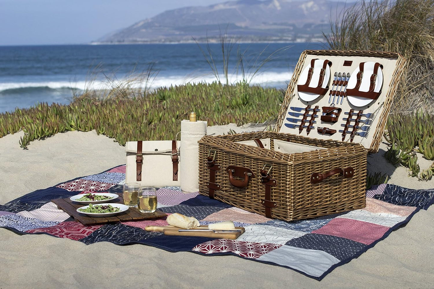 Picnic Time Charleston Luxury Picnic Basket for 4 (Willow & Cowhide Leather)